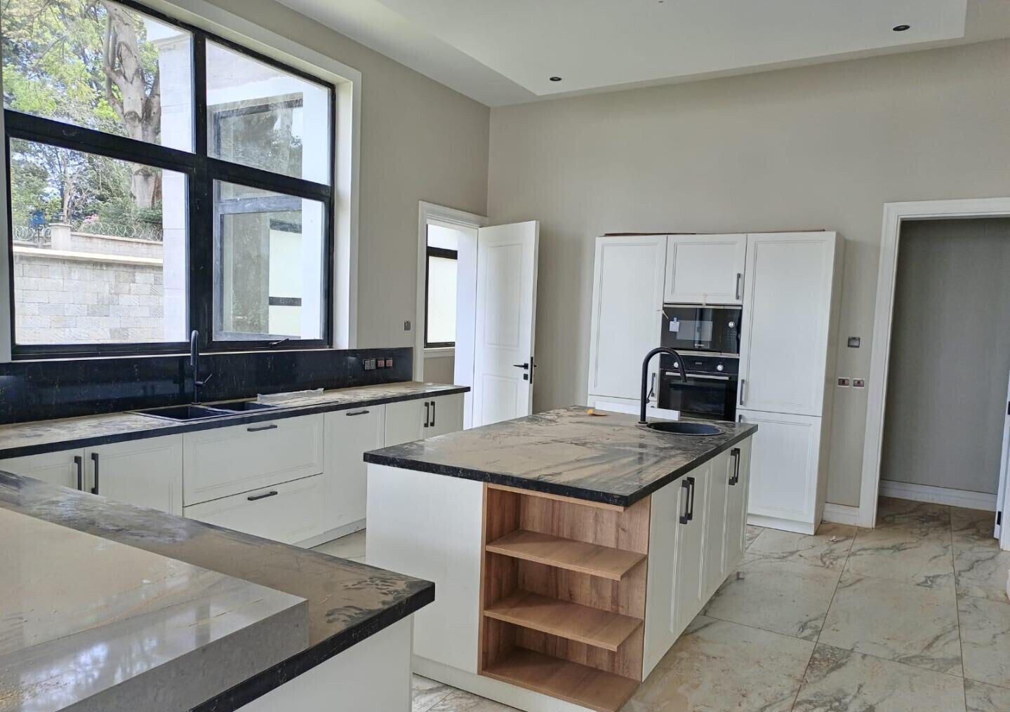 5-Ensuite Townhouse with Clubhouse & Pool - Loresho Gated Estate
