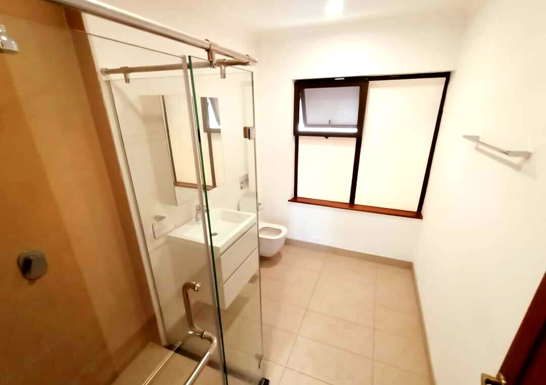 Expansive 4BR Townhouse with Private Garden & DSQ - Kileleshwa