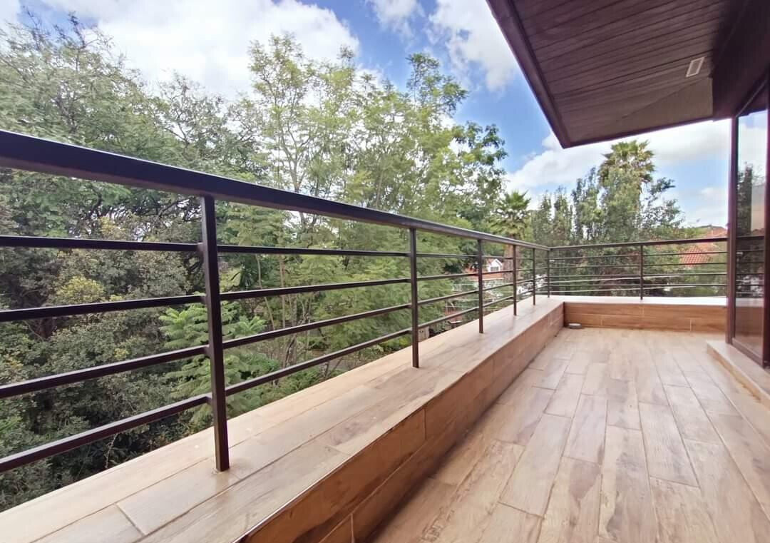 Expansive 4BR Townhouse with Private Garden & DSQ - Kileleshwa