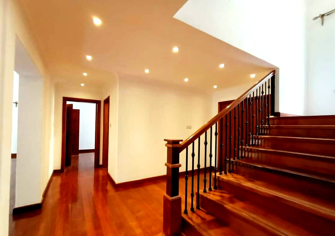 Expansive 4BR Townhouse with Private Garden & DSQ - Kileleshwa
