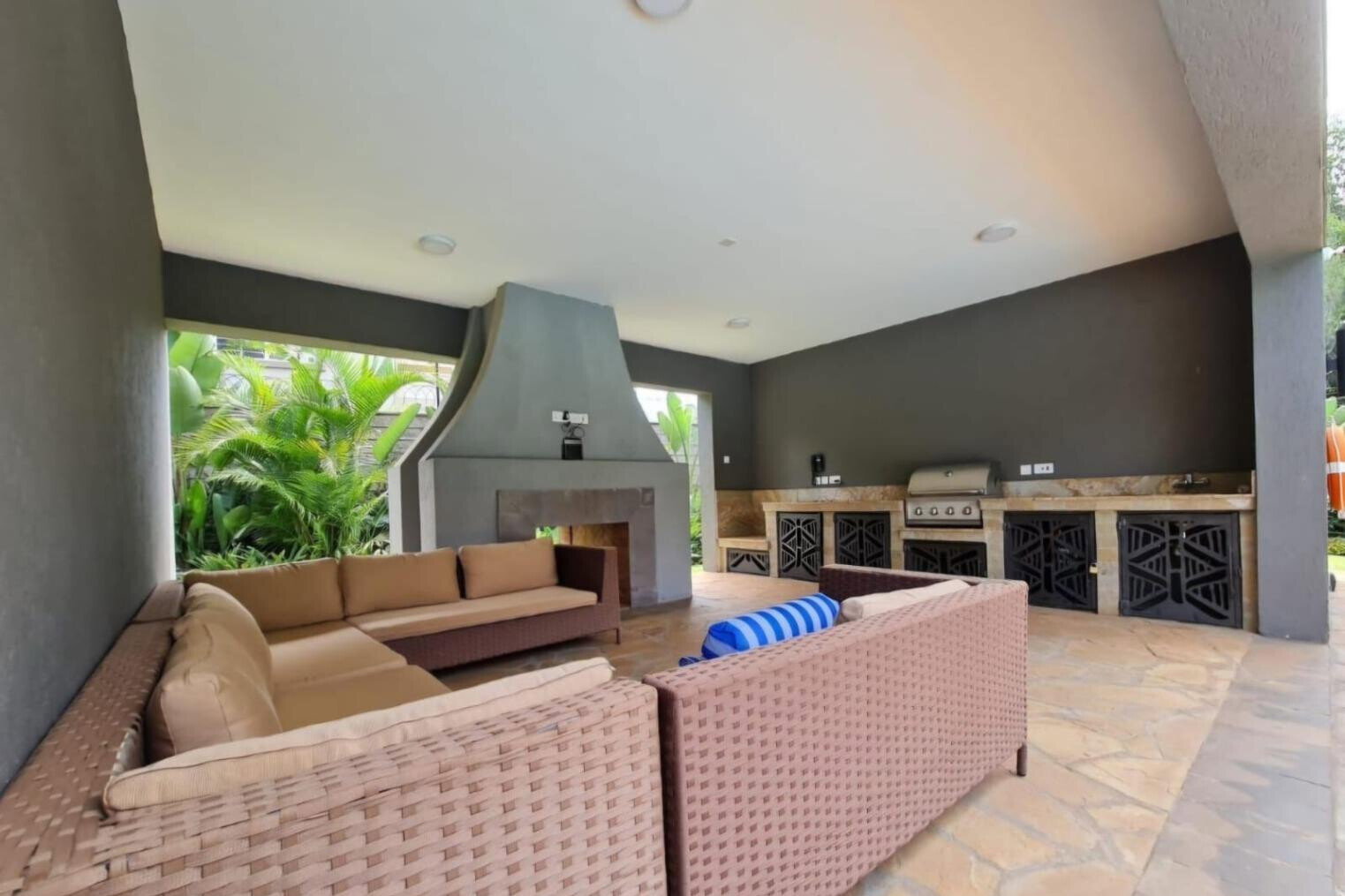 5 En-Suite Townhouse with Pool & Gym - Kitisuru, UN Area