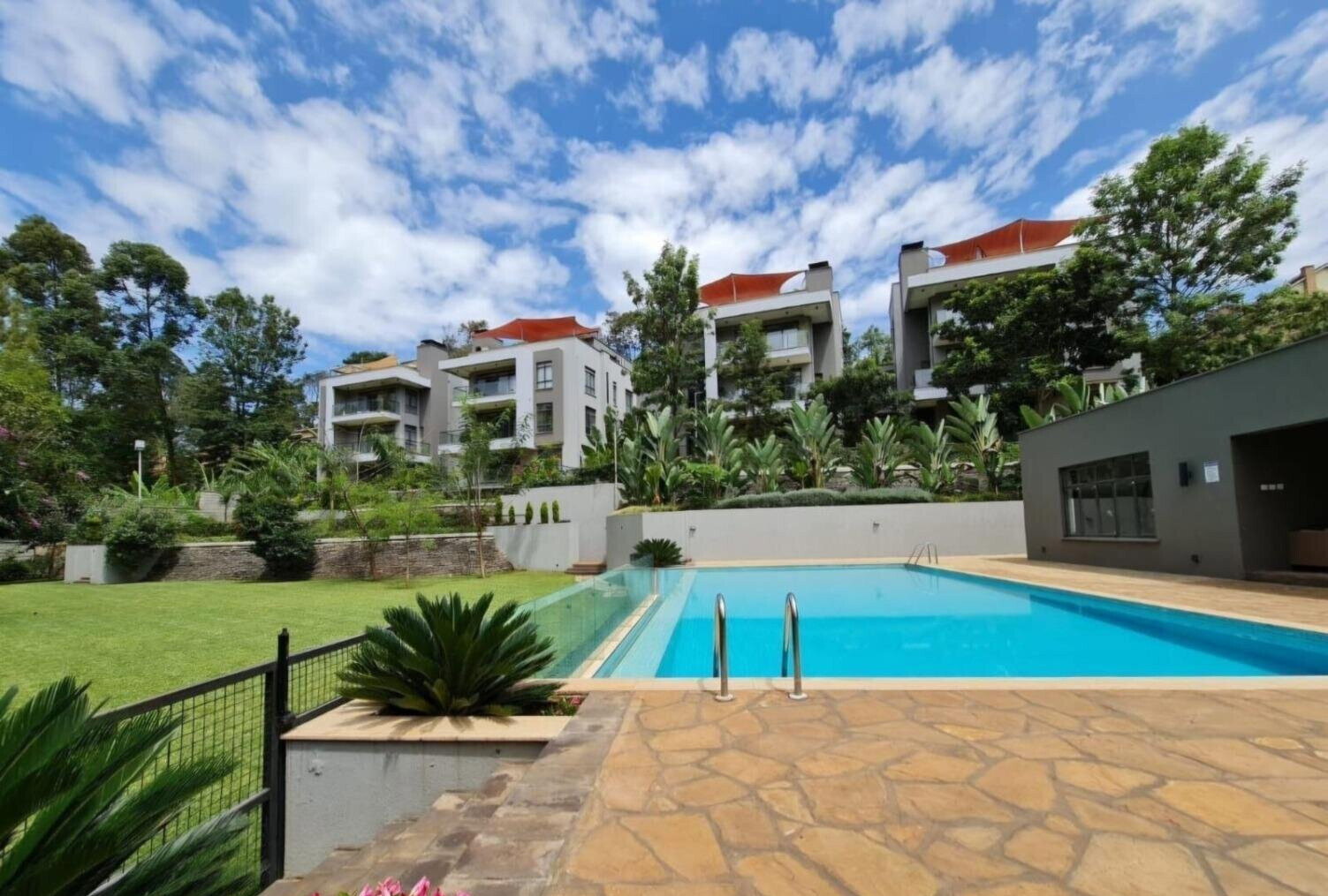 5 En-Suite Townhouse with Pool & Gym - Kitisuru, UN Area
