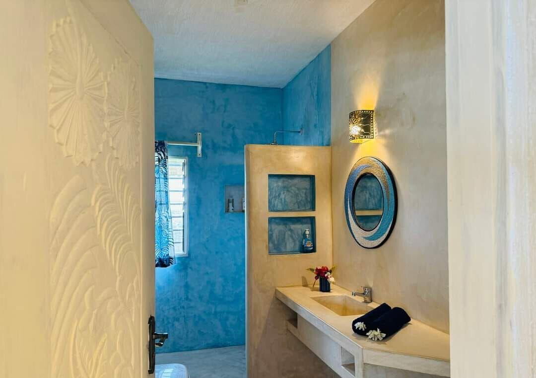 Ocean Zuri Villa: 8-Ensuite Townhouse with Pool – Watamu