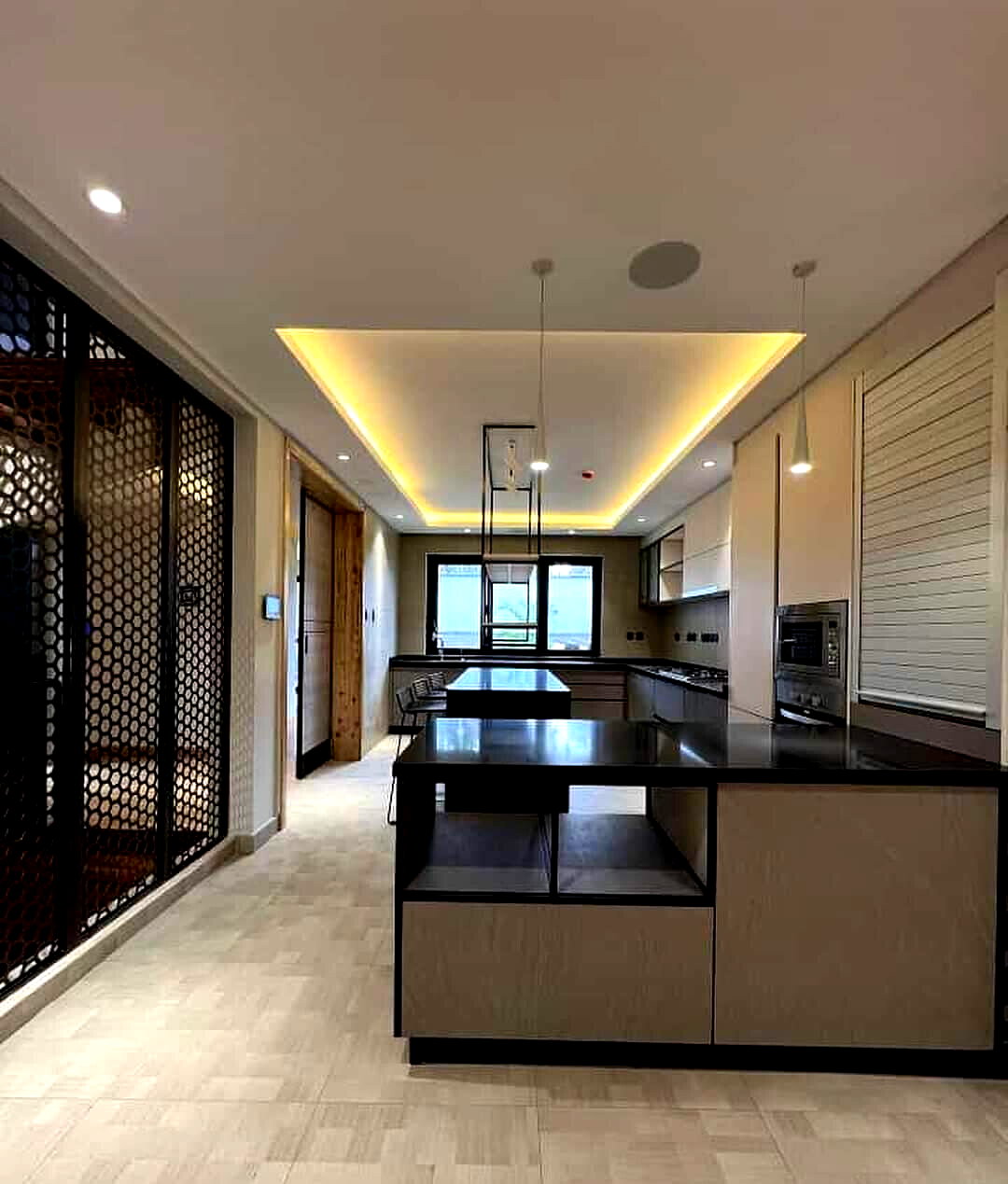 4BR Townhouse with Private Pool & Gym - Lavington