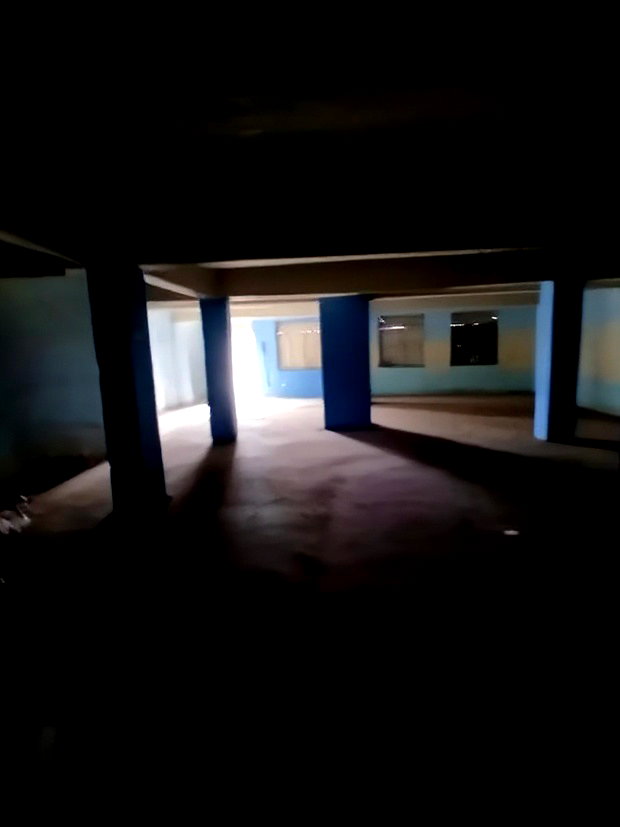 Shop to 1800sqft at Donholm in a Busy Location