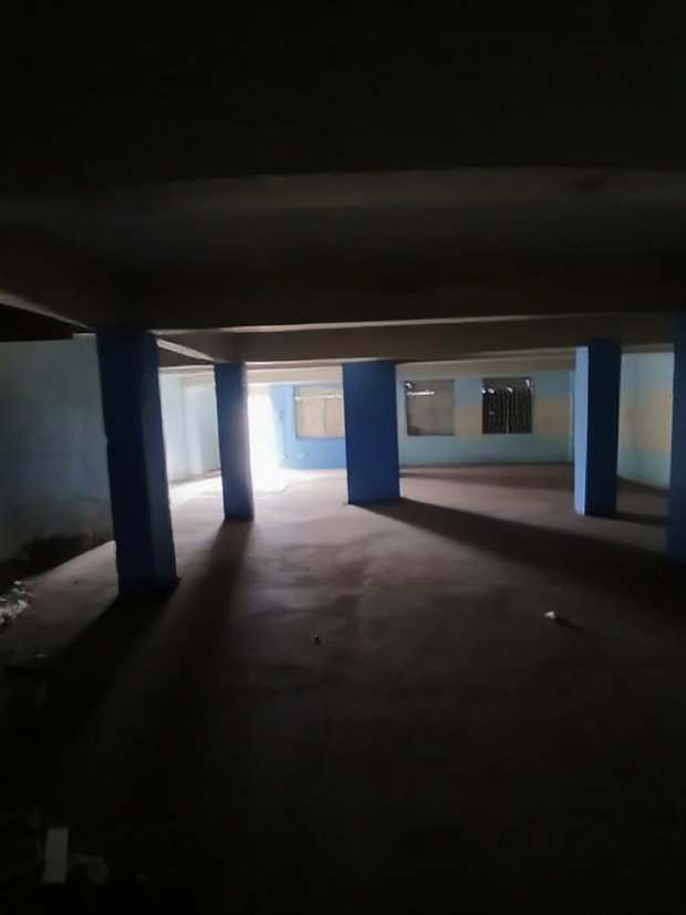 Shop to 1800sqft at Donholm in a Busy Location