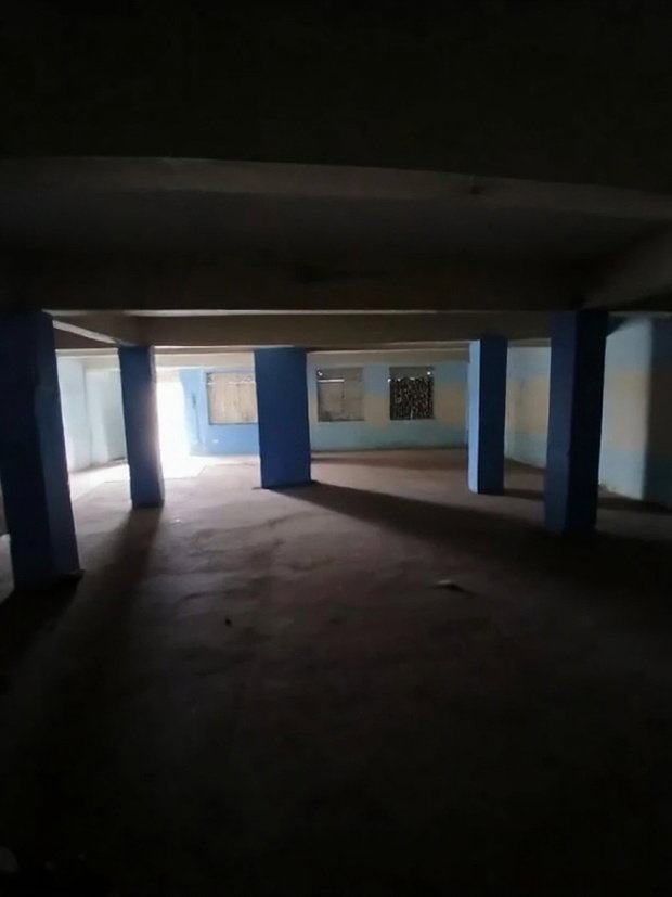 Shop to 1800sqft at Donholm in a Busy Location