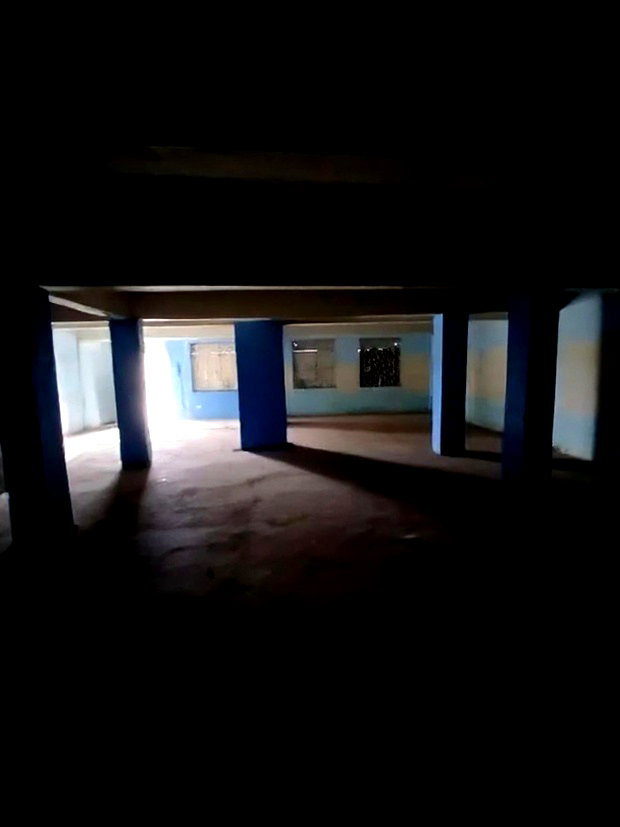 Shop to 1800sqft at Donholm in a Busy Location