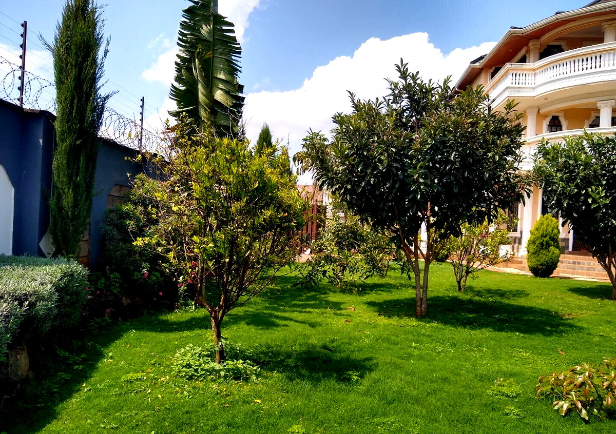 Half Acre 5BR Haven at KSh 500K