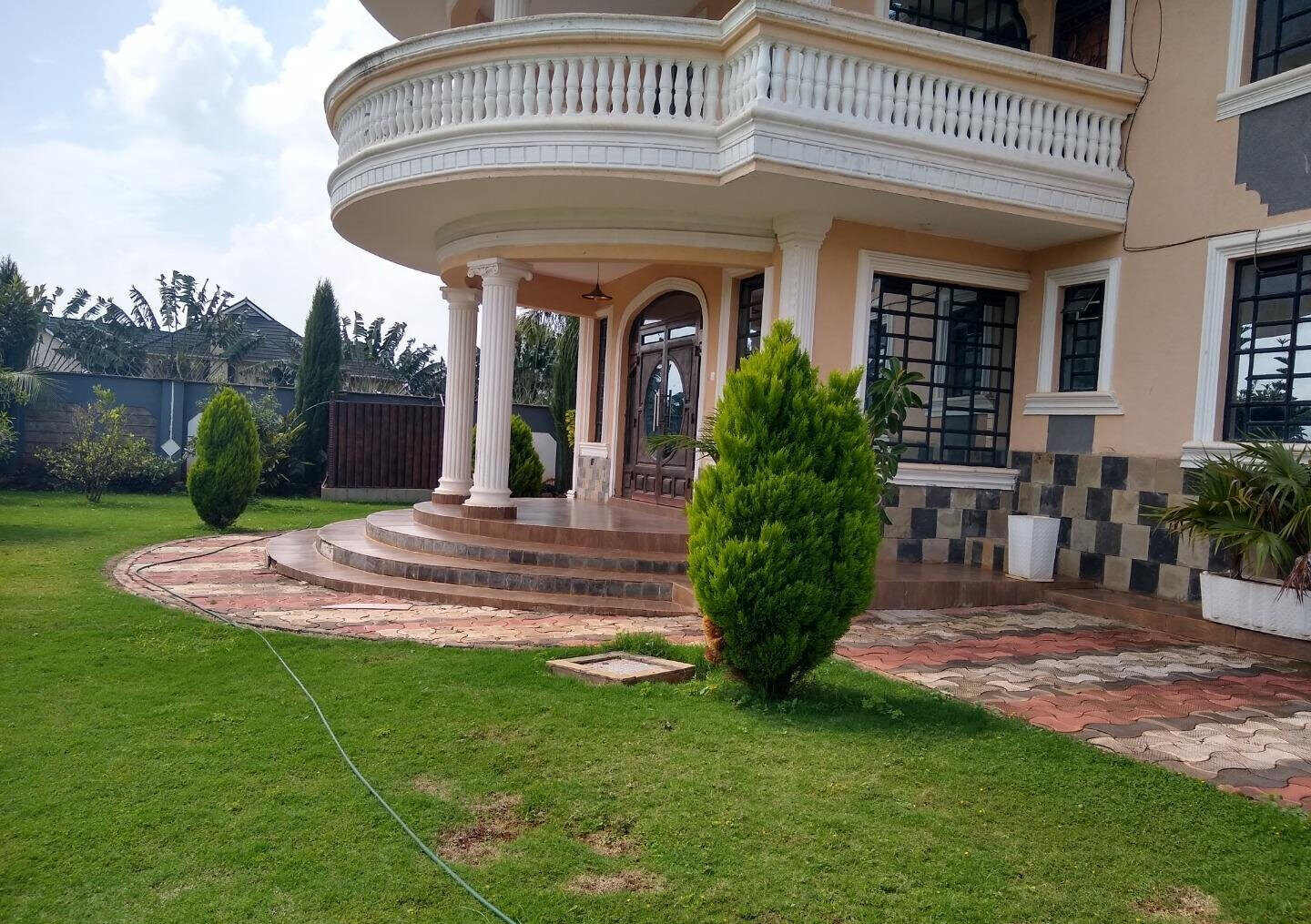 Half Acre 5BR Haven at KSh 500K