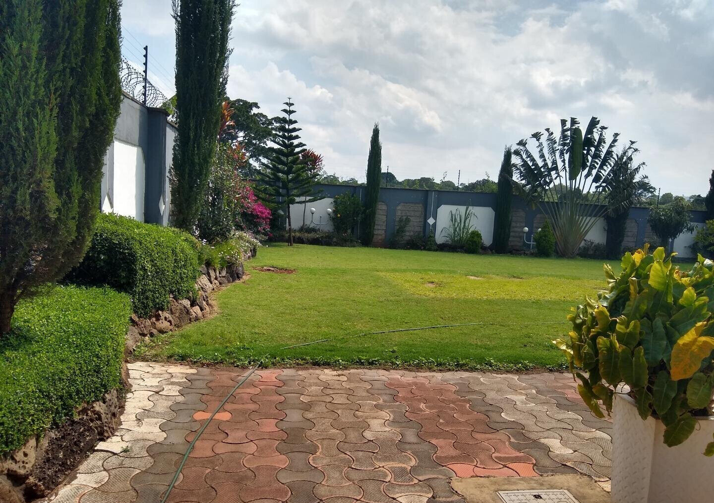 Half Acre 5BR Haven at KSh 500K