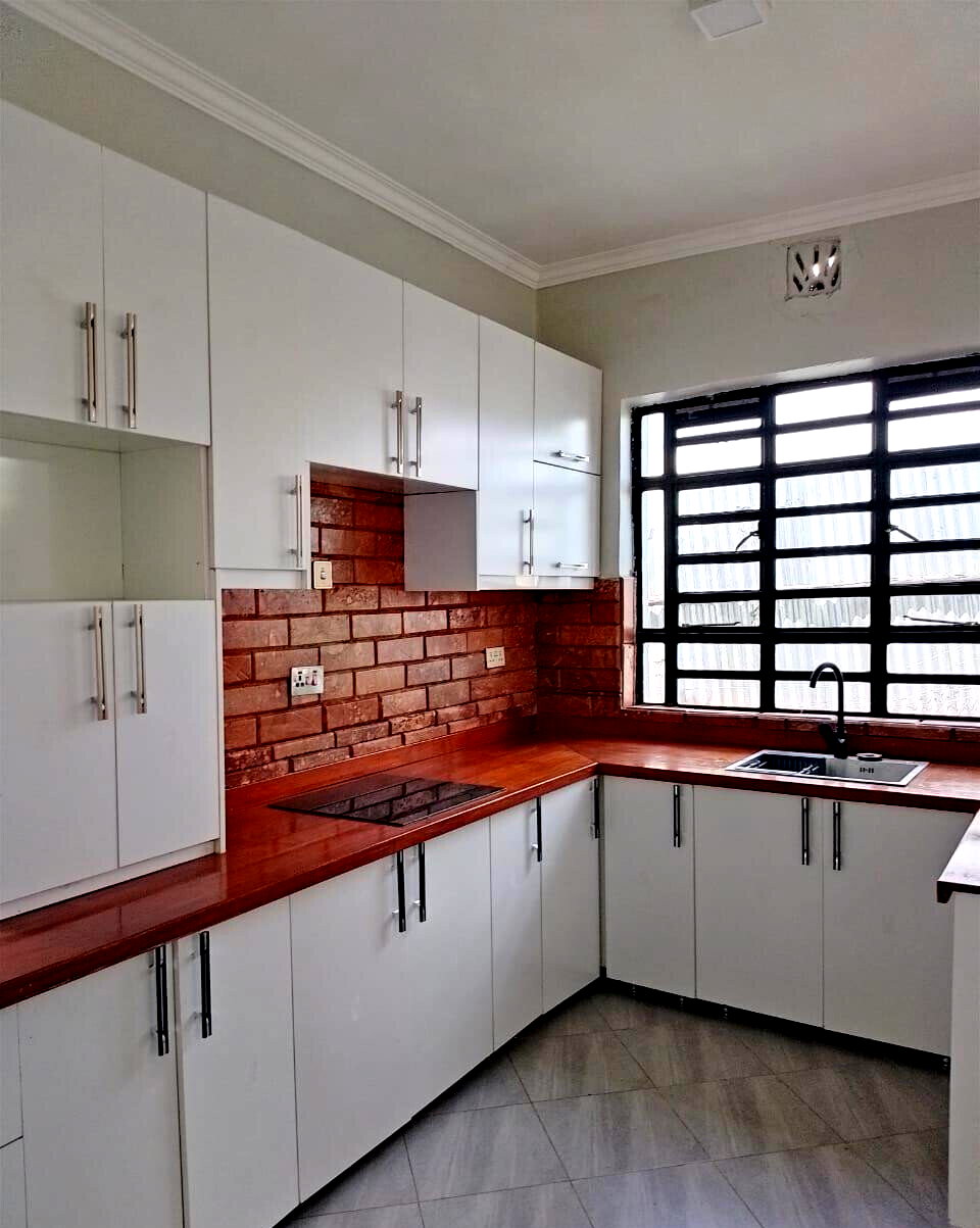 4BR All En-Suite Townhouse with Dam View & Granite Kitchen - Kiserian
