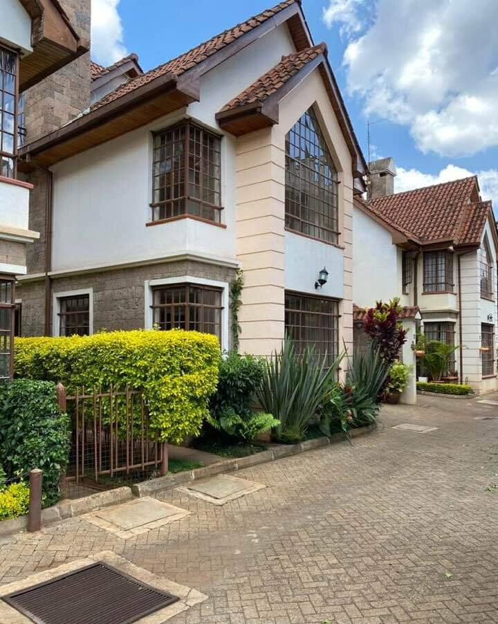 Quick Sale 5-Ensuite Townhouse with DSQ in Lavington - KES 63M