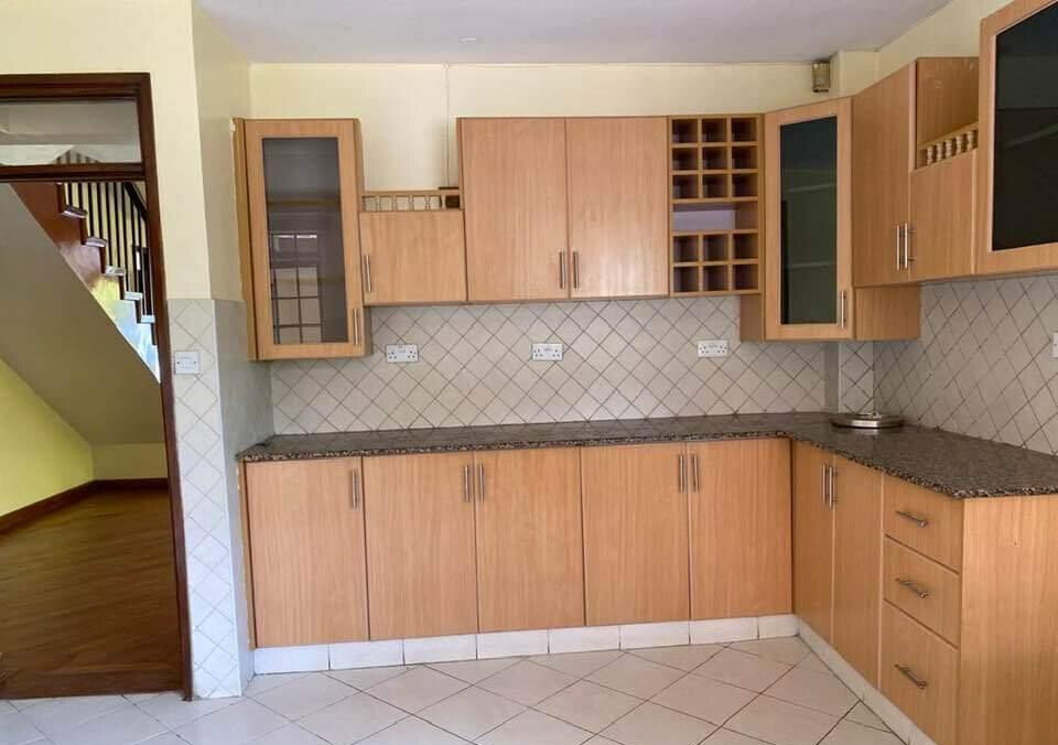 Quick Sale 5-Ensuite Townhouse with DSQ in Lavington - KES 63M