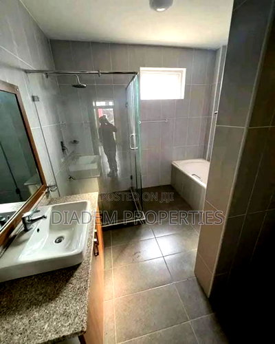 3bdrm Apartment in Kilimani for rent - Image 7