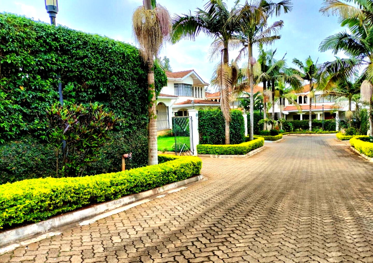 4-Ensuite Townhouse with DSQ & Private Garden - Westlands