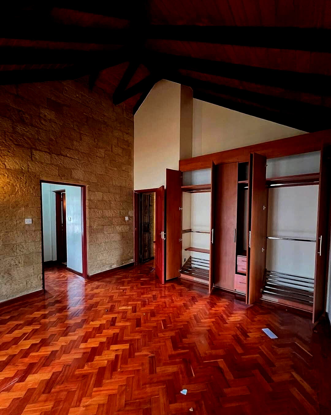 4BR All-Ensuite Townhouse with Fireplace & DSQ - Spring Valley