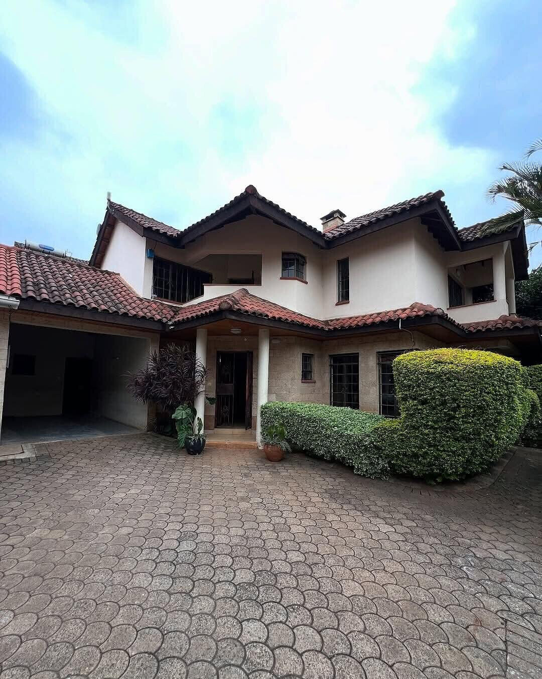 4BR All-Ensuite Townhouse with Fireplace & DSQ - Spring Valley