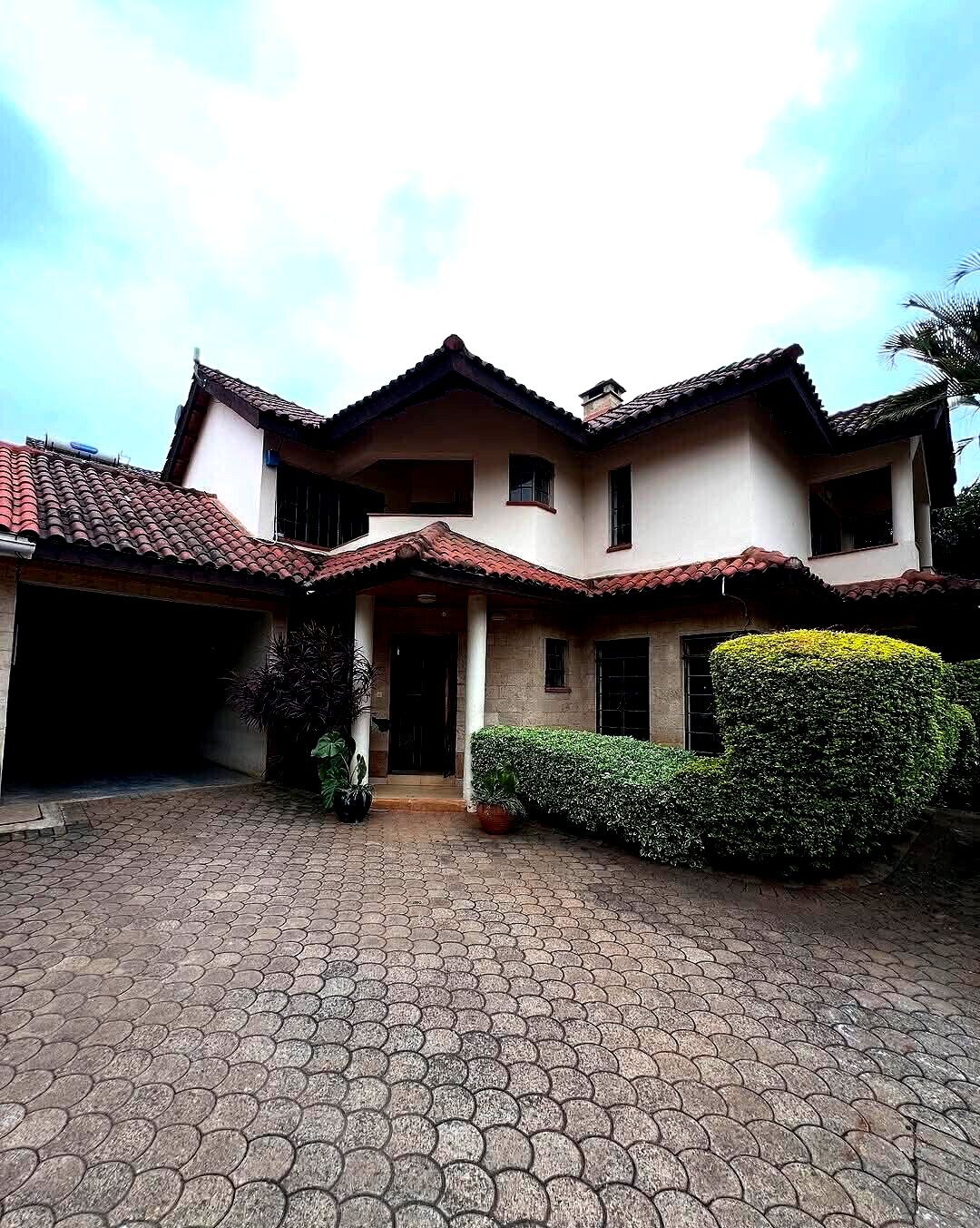 4BR All-Ensuite Townhouse with Fireplace & DSQ - Spring Valley