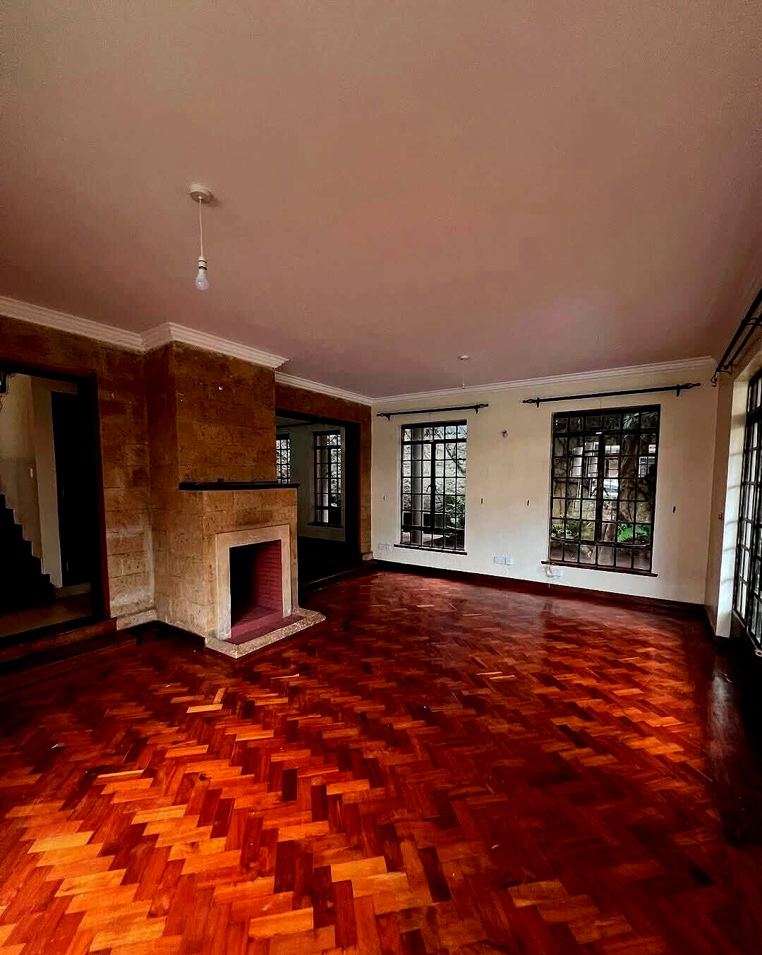 4BR All-Ensuite Townhouse with Fireplace & DSQ - Spring Valley