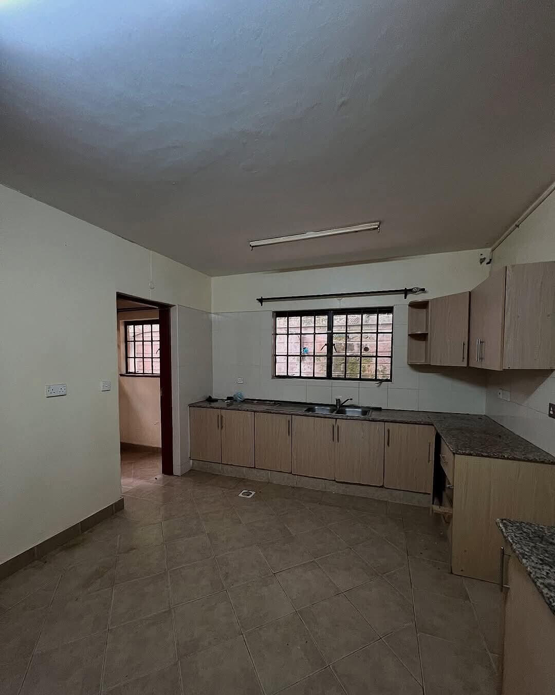4BR All-Ensuite Townhouse with Fireplace & DSQ - Spring Valley