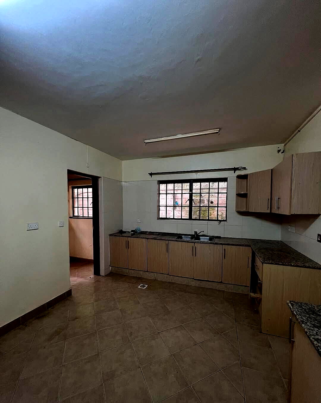 4BR All-Ensuite Townhouse with Fireplace & DSQ - Spring Valley