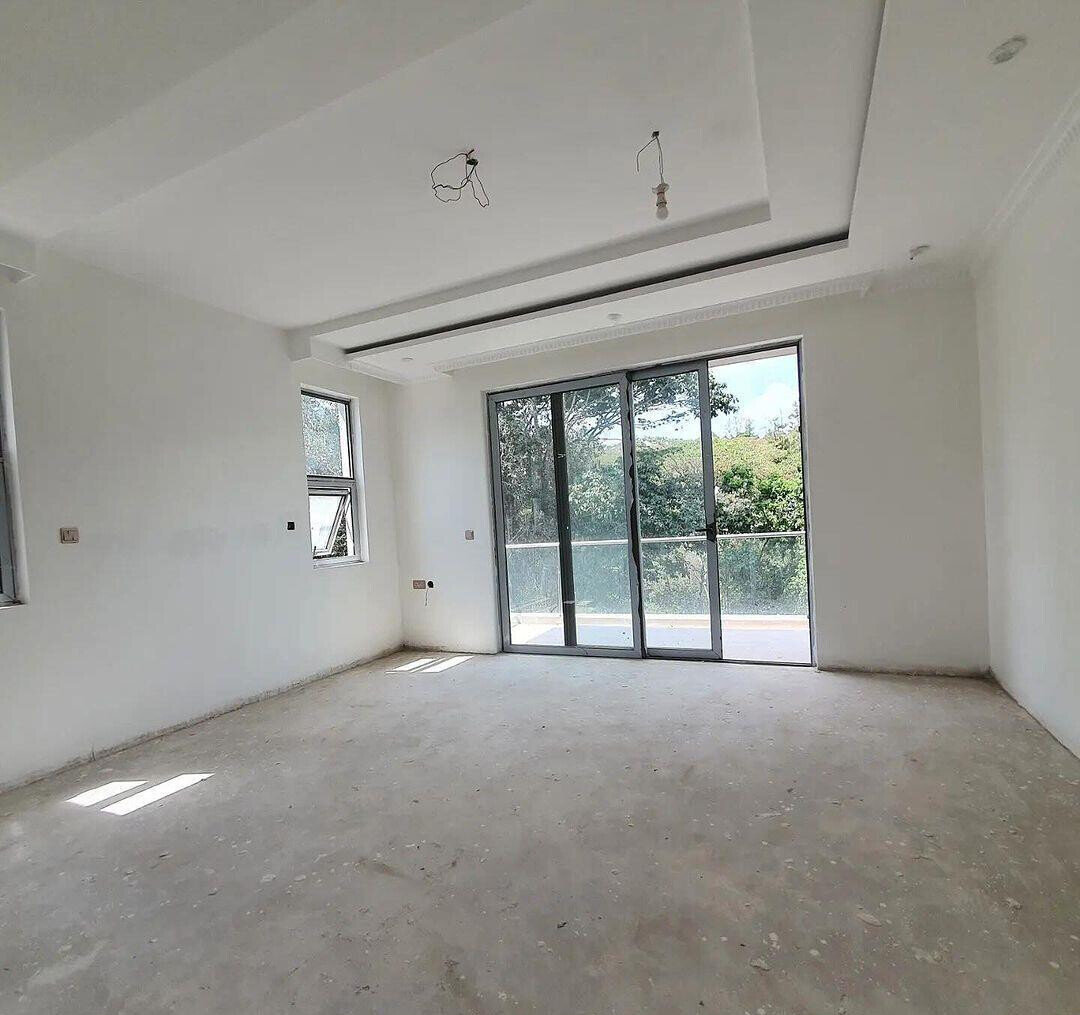 Elegant 5-Ensuite Villa with Clubhouse & Pool – Karen