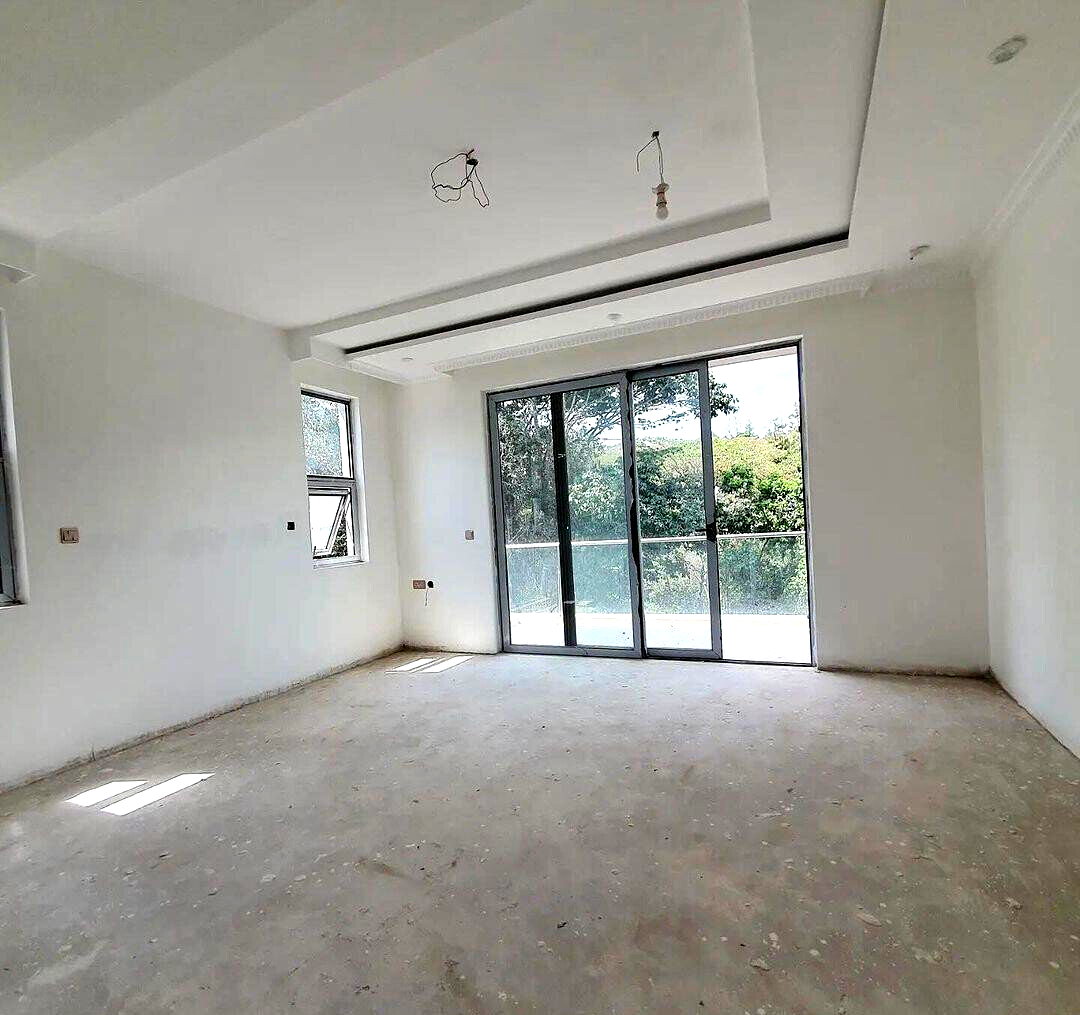 Elegant 5-Ensuite Villa with Clubhouse & Pool – Karen