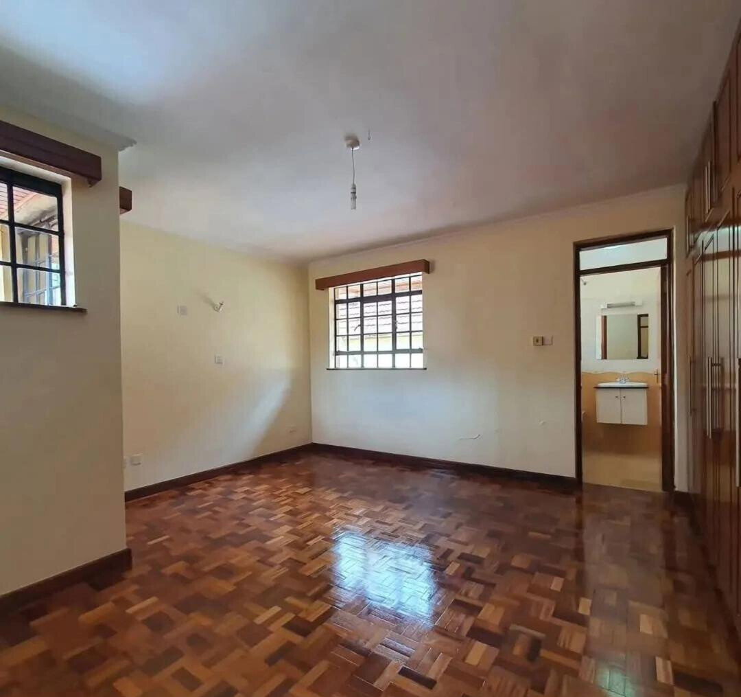 5-Ensuite Townhouse with Family Room Near Quickmart Valley Arcade - Lavington