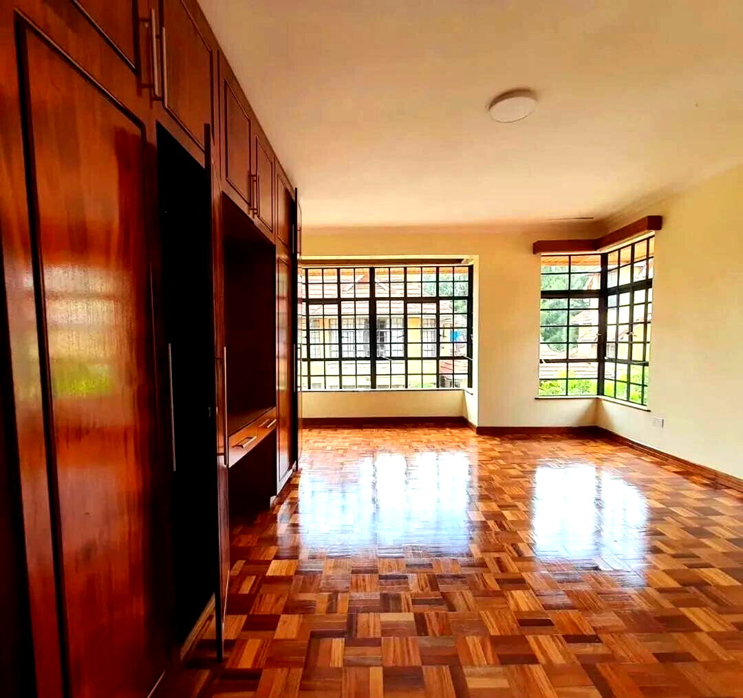 5-Ensuite Townhouse with Family Room Near Quickmart Valley Arcade - Lavington