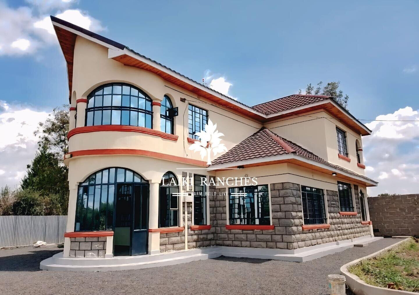 5-Bed All Ensuite Townhouse on Quarter Acre - 6km from Nanyuki Mall