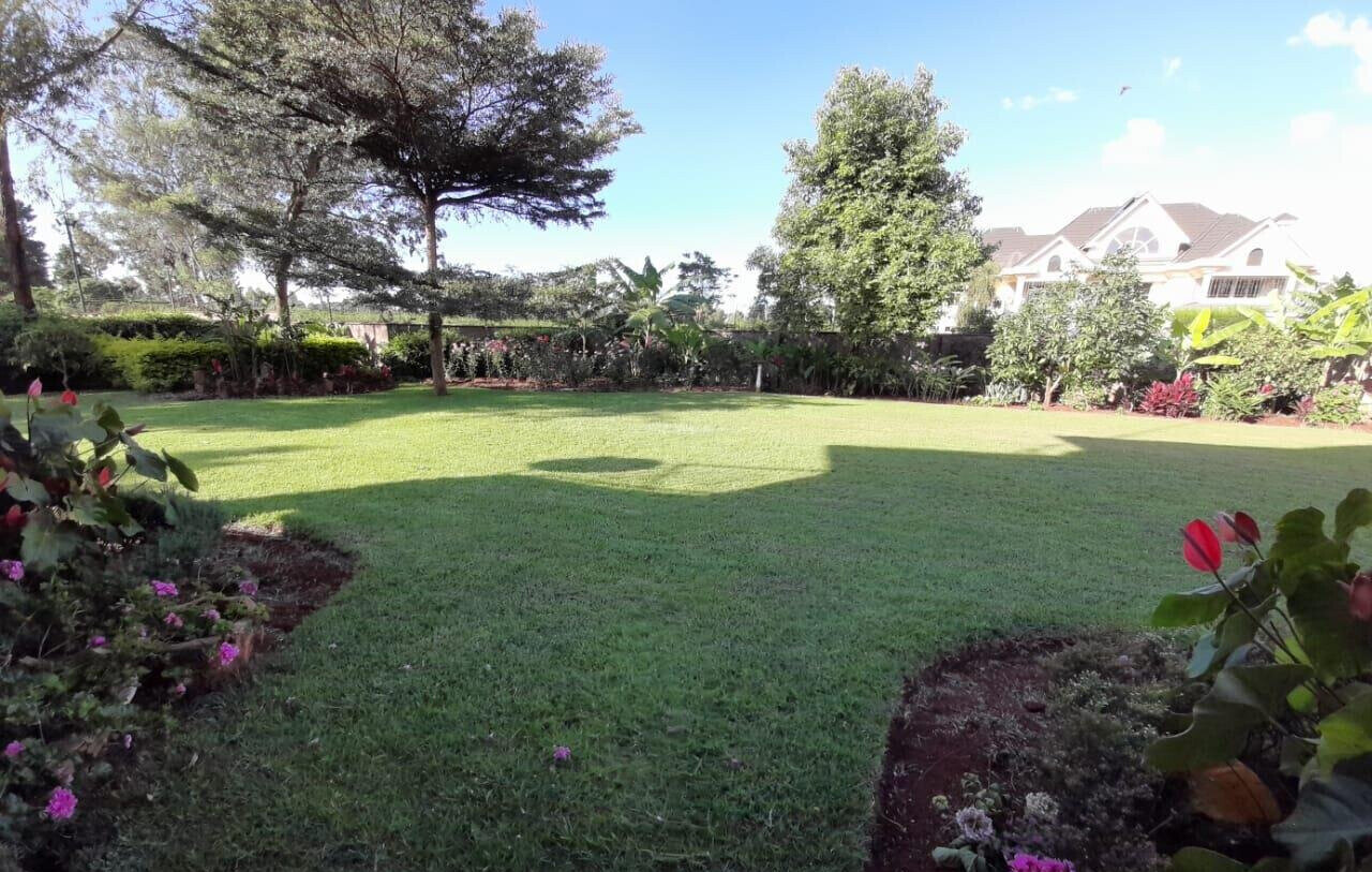 4BR All-Ensuite Townhouse on Half-Acre with Borehole - Runda Mumwe