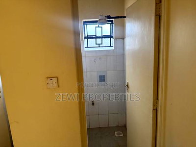 3bdrm Bungalow in Oluulua for sale - Image 13