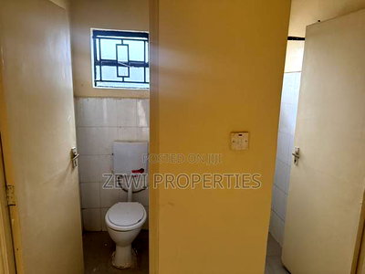 3bdrm Bungalow in Oluulua for sale - Image 12