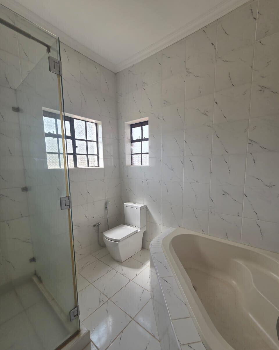 5-Bed Townhouse on Half-Acre Near Rubius & Nairobi Academy – Karen