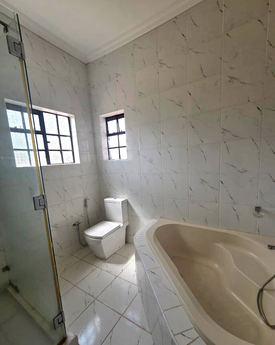 5-Bed Townhouse on Half-Acre Near Rubius & Nairobi Academy – Karen