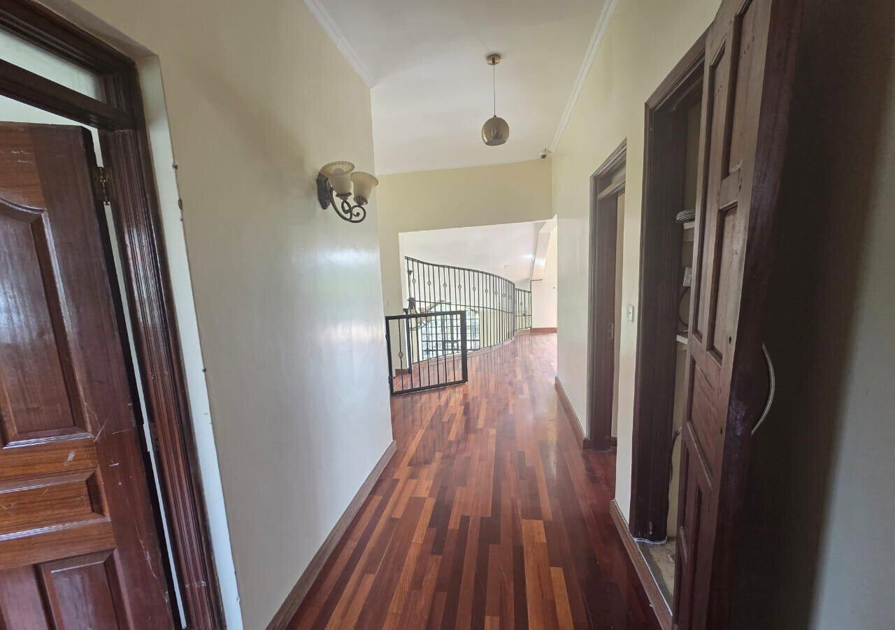 5-Bed Townhouse on Half-Acre Near Rubius & Nairobi Academy – Karen