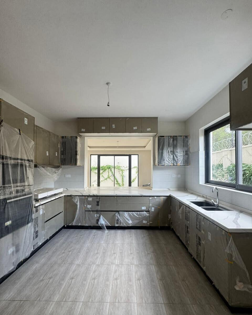 6-Ensuite Townhouse with Rooftop Lounge & Gym - Lavington