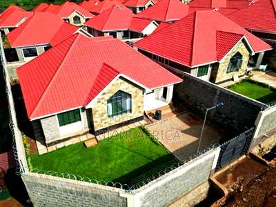 3bdrm Bungalow in Kenyatta Road / Theta for sale - Image 2