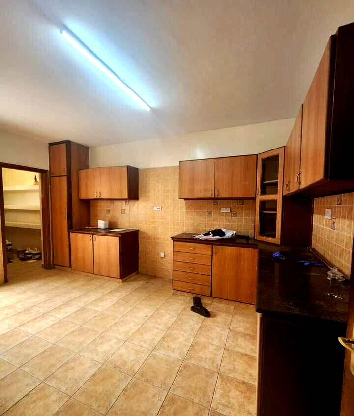 5-Ensuite Townhouse with Pool & Borehole - Lavington Gated