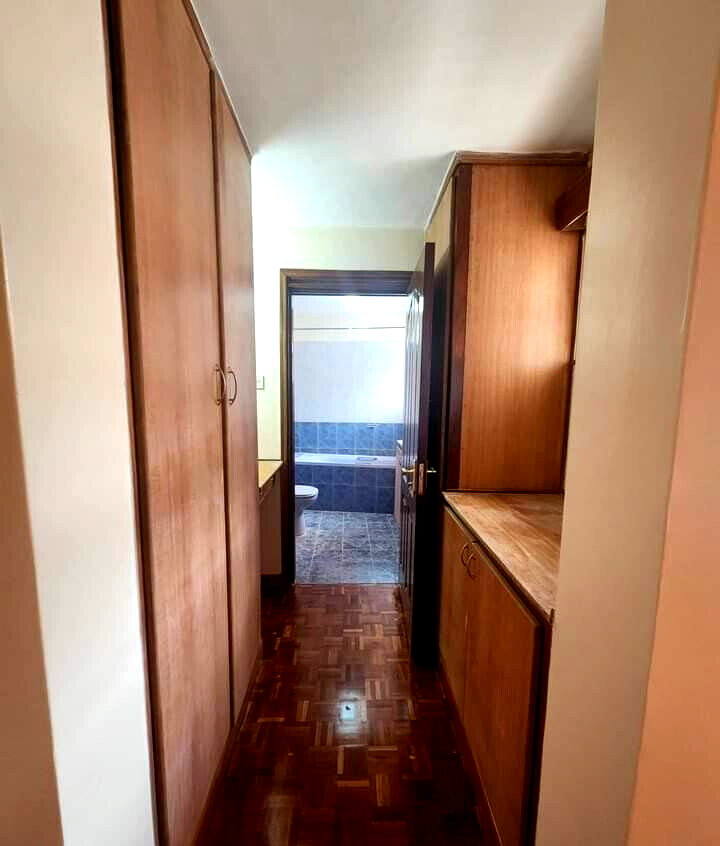 5-Ensuite Townhouse with Pool & Borehole - Lavington Gated