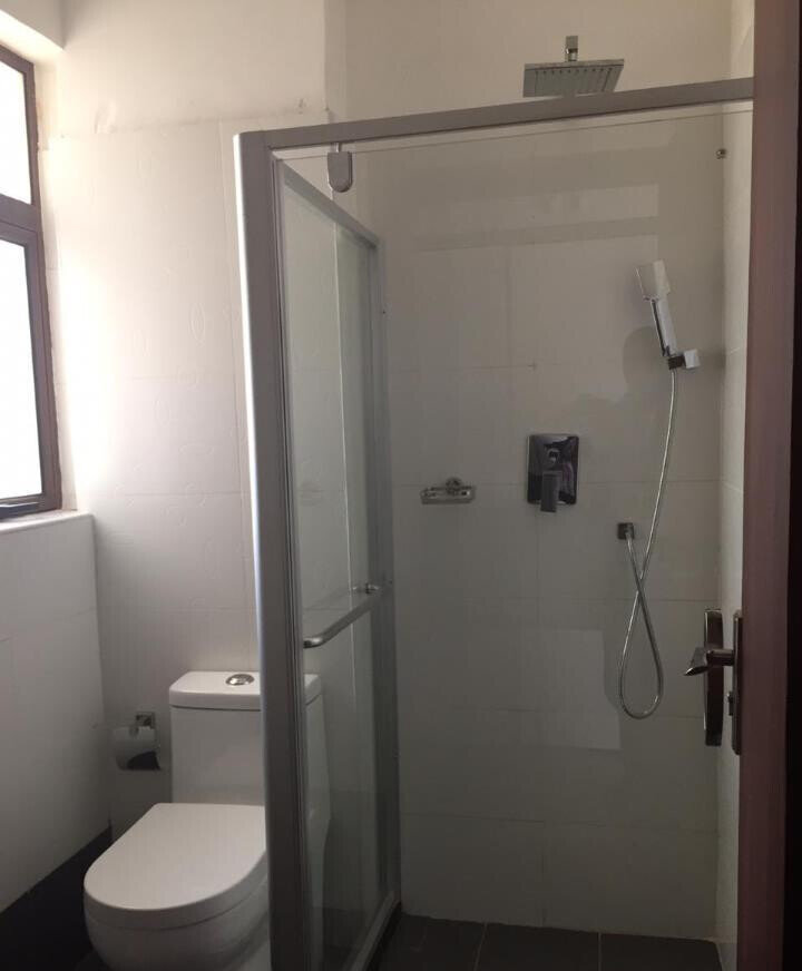5-Bedroom All-Ensuite Townhouse with Fireplace & DSQ - Runda