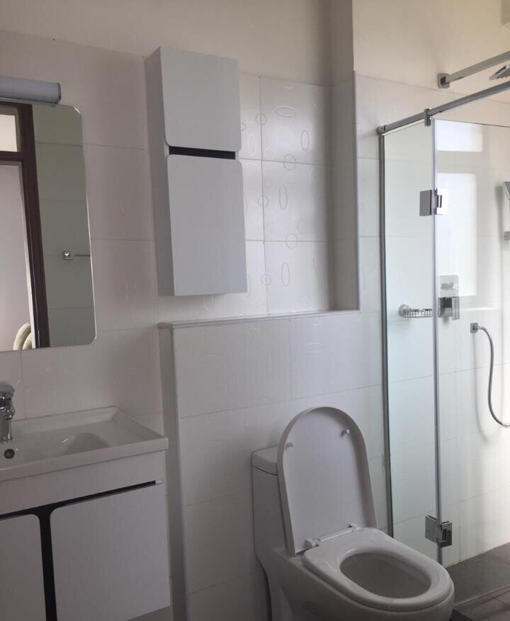 5-Bedroom All-Ensuite Townhouse with Fireplace & DSQ - Runda