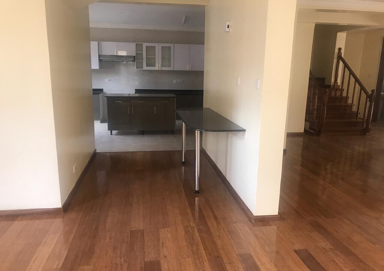 5-Ensuite Townhouse with Family Room & Pool - Lavington
