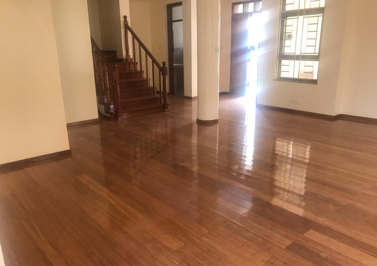 5-Ensuite Townhouse with Family Room & Pool - Lavington