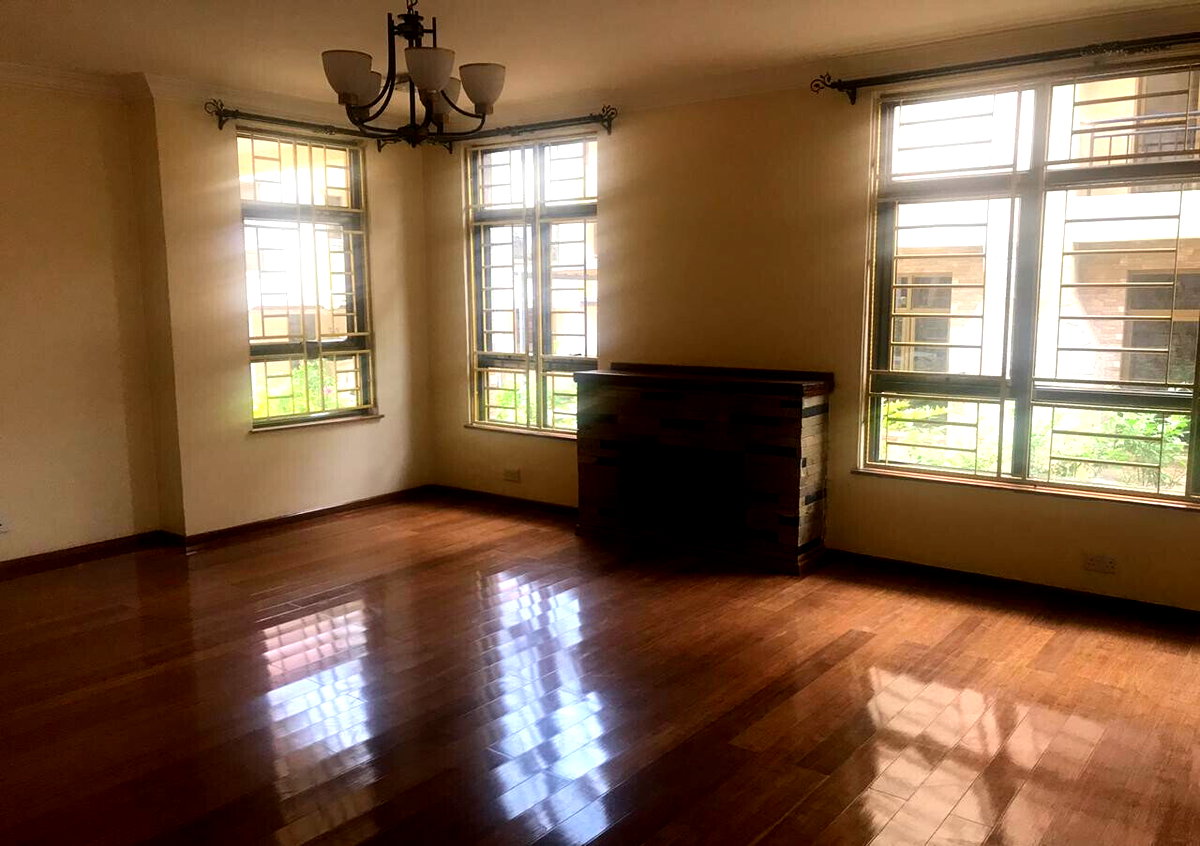 5-Ensuite Townhouse with Family Room & Pool - Lavington
