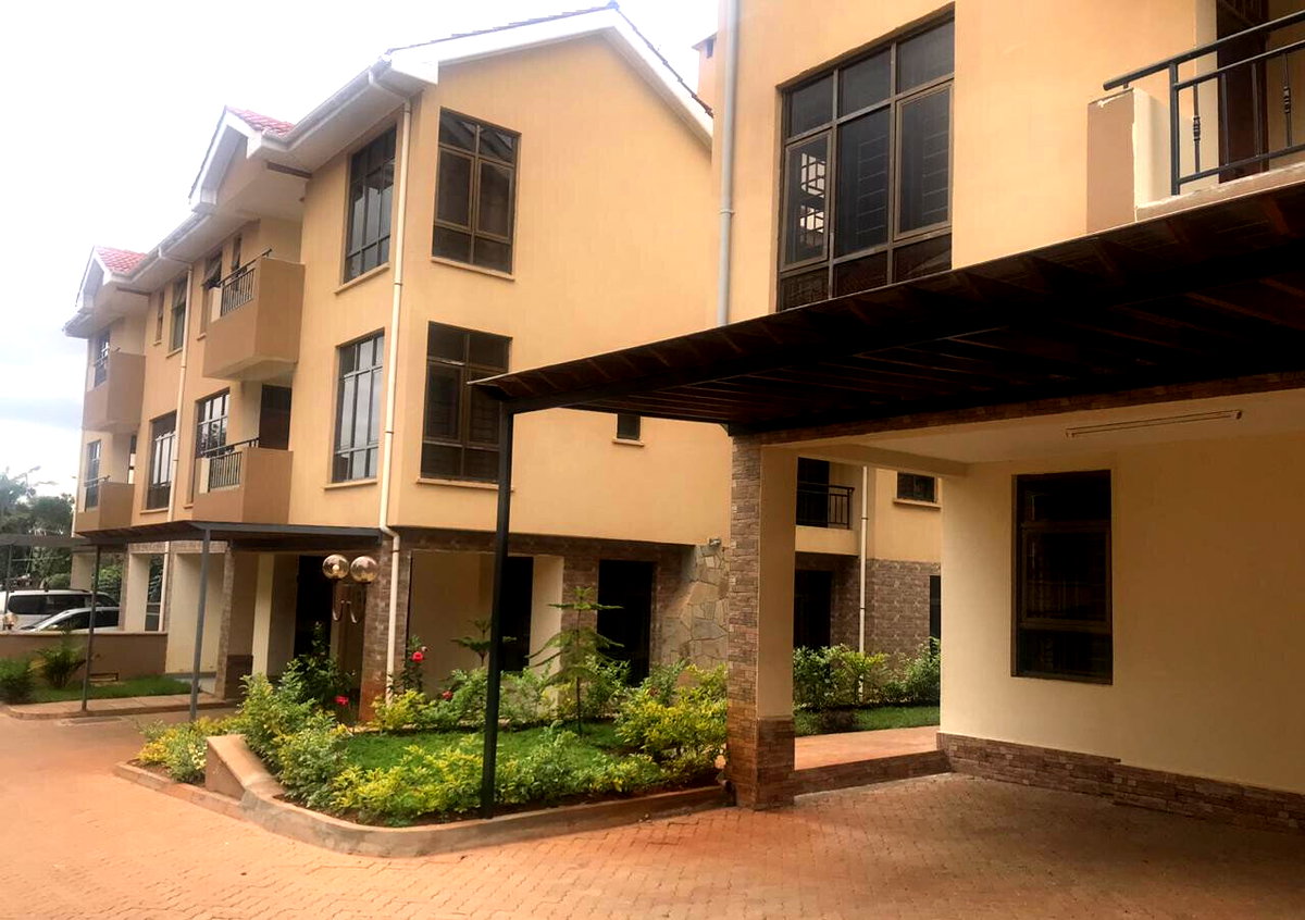 5-Ensuite Townhouse with Family Room & Pool - Lavington