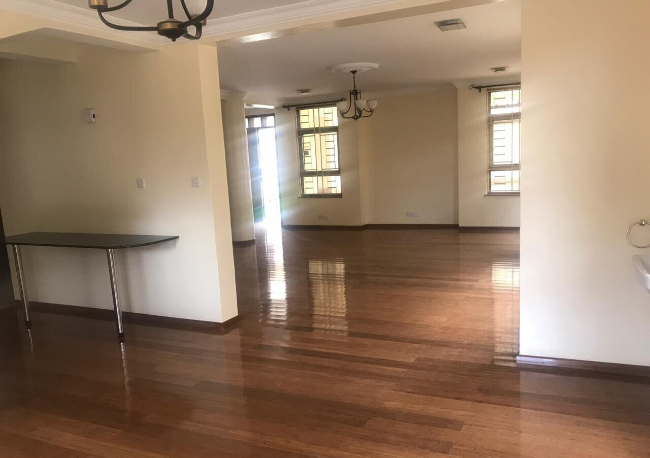 5-Ensuite Townhouse with Family Room & Pool - Lavington