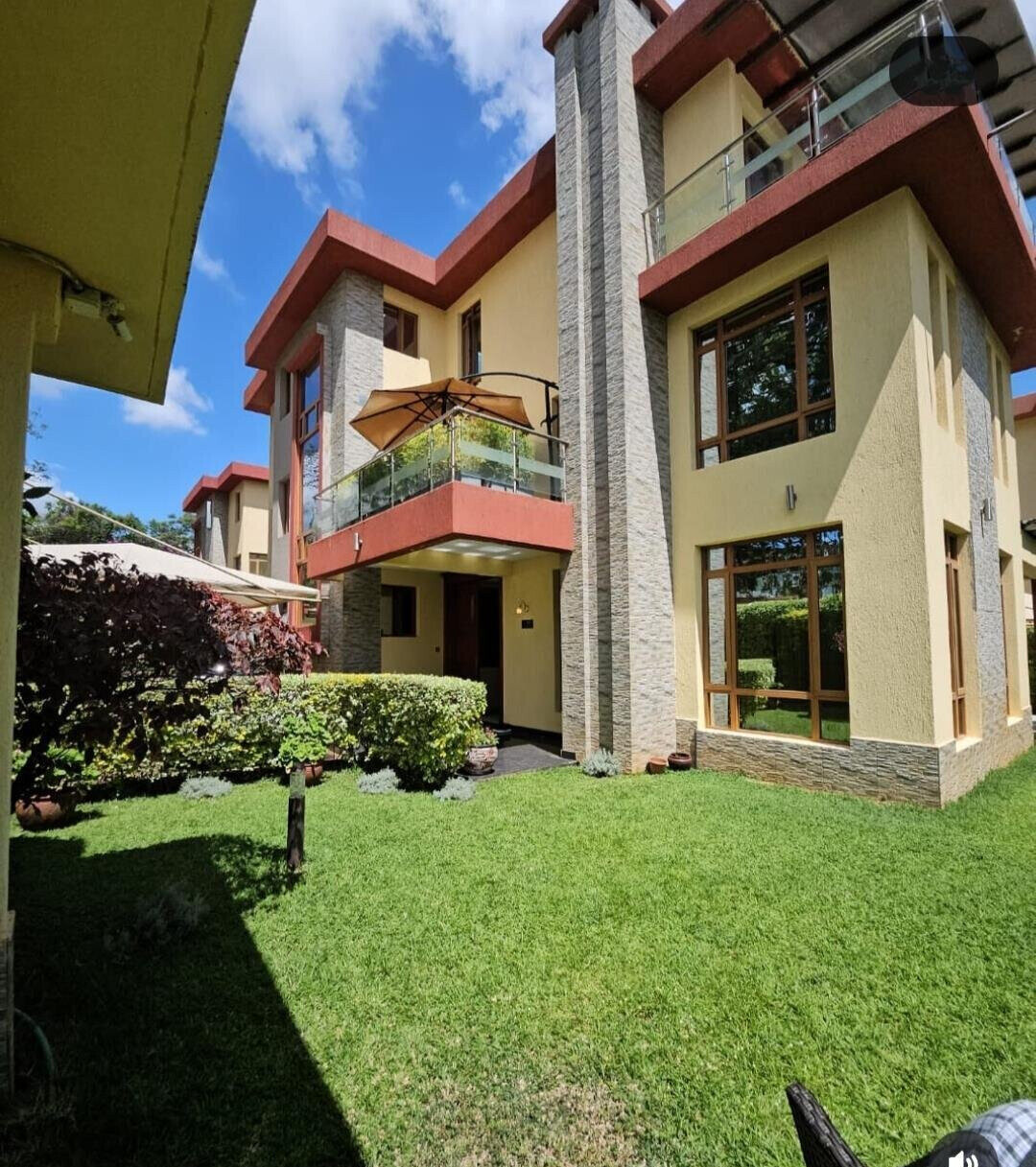 5-Ensuite Townhouse with Private Garden & Designer Kitchen - Lavington
