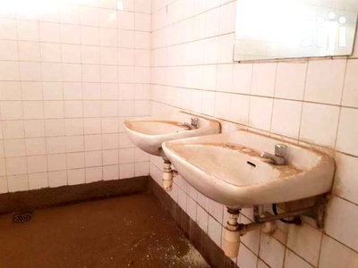 Godown In Industrial Area - Image 5